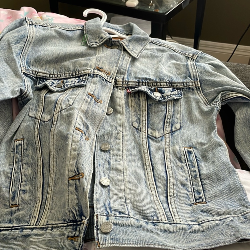 Levi’s trucker jacket size xs ladies worn twice perfect condition